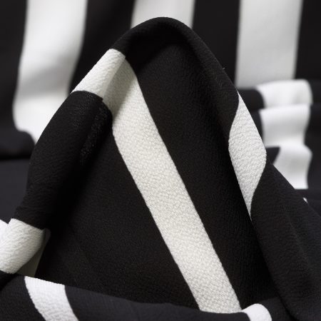 Crêpe, Wrinkly, Raven Black&Powder Puff